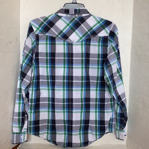 Guess Young Men Long-Sleeve Button-Uo Collared Shirt - Picture 3 of 3